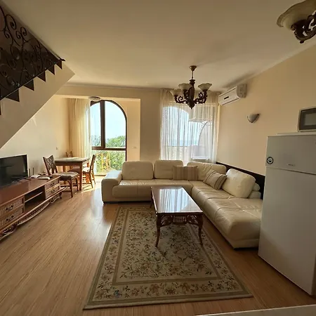 Chateau Del Marina Penthouses Apartment