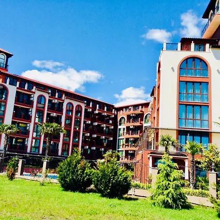 Chateau Del Marina Penthouses Appartamento Nesebar